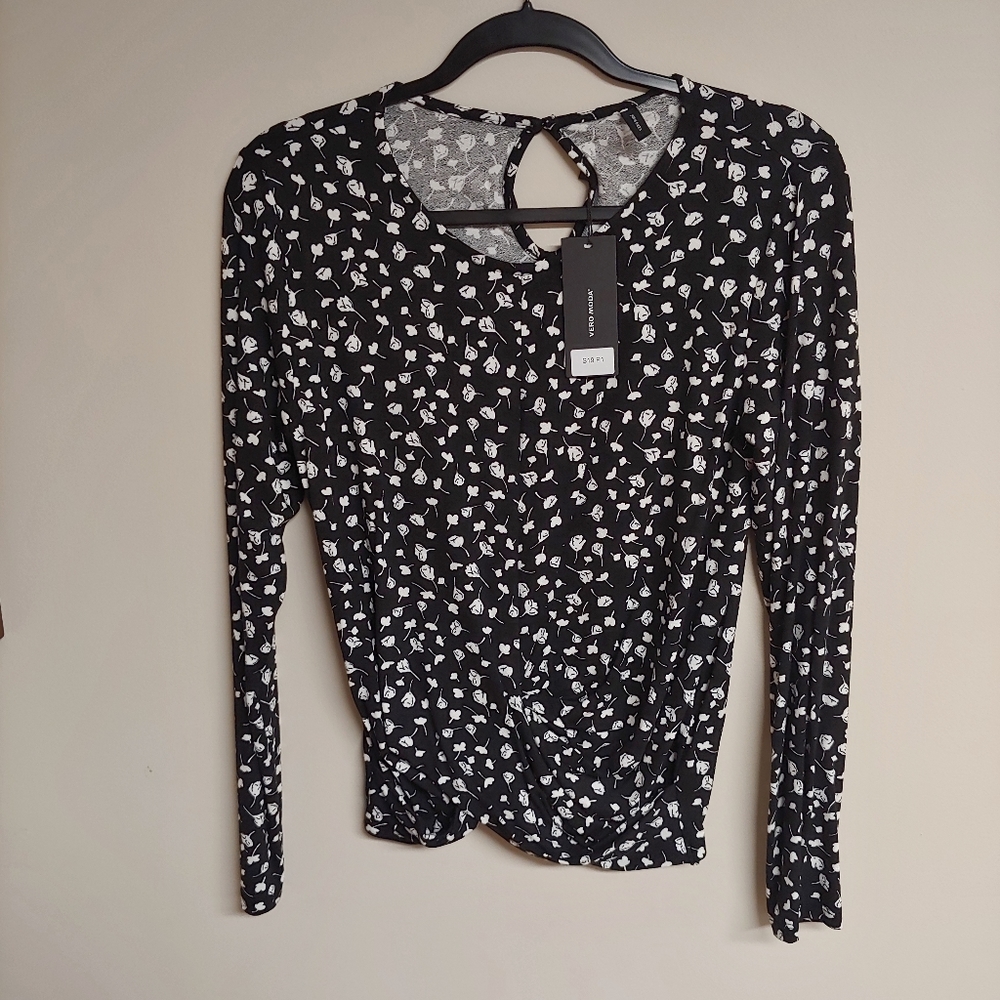 Vero Moda Floral Top (NWT)